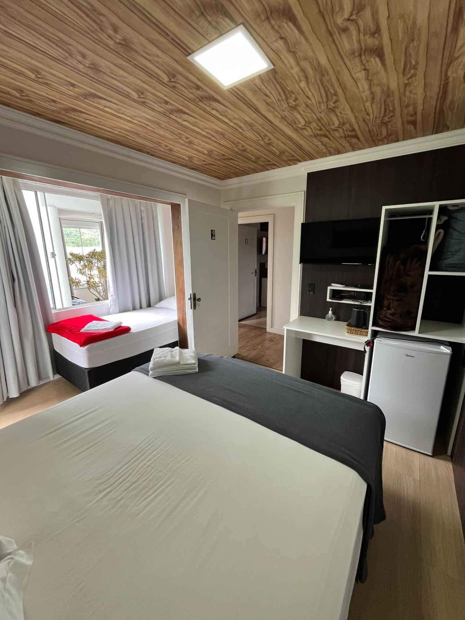 Quarto Duplo
